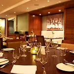 Aubrey Park Hotel 